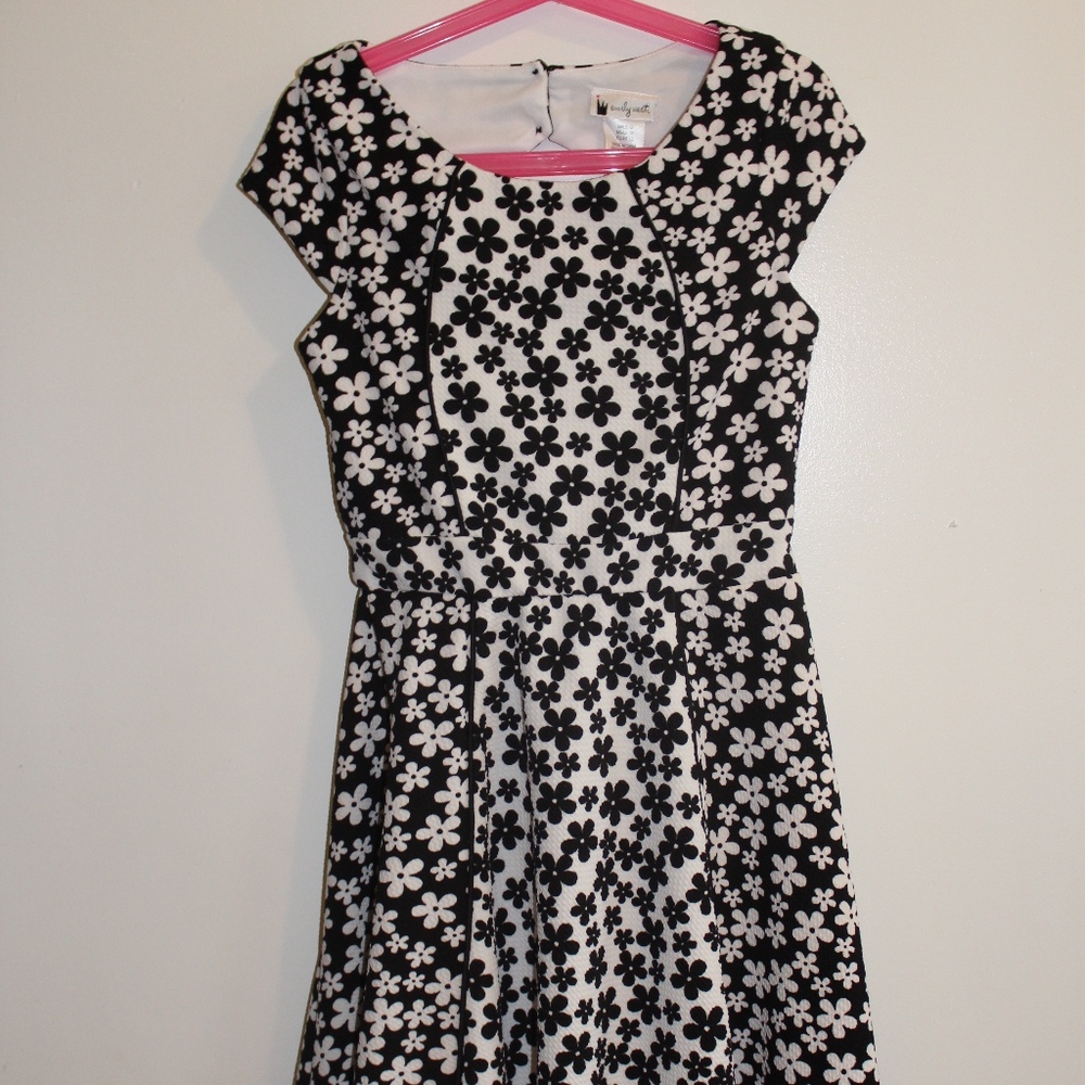 Girl Dress Size 12 - Picture 1 of 3